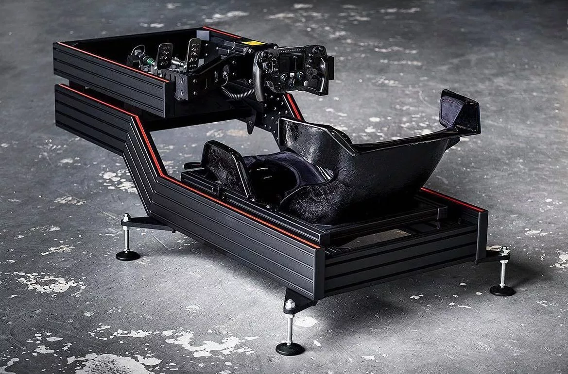 New sim racer learning basic driving fundamentals on track